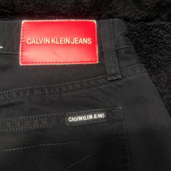 Calvin Klein Floral Print Unisex Straight-Leg Jeans – Black - Picture 6 of 6